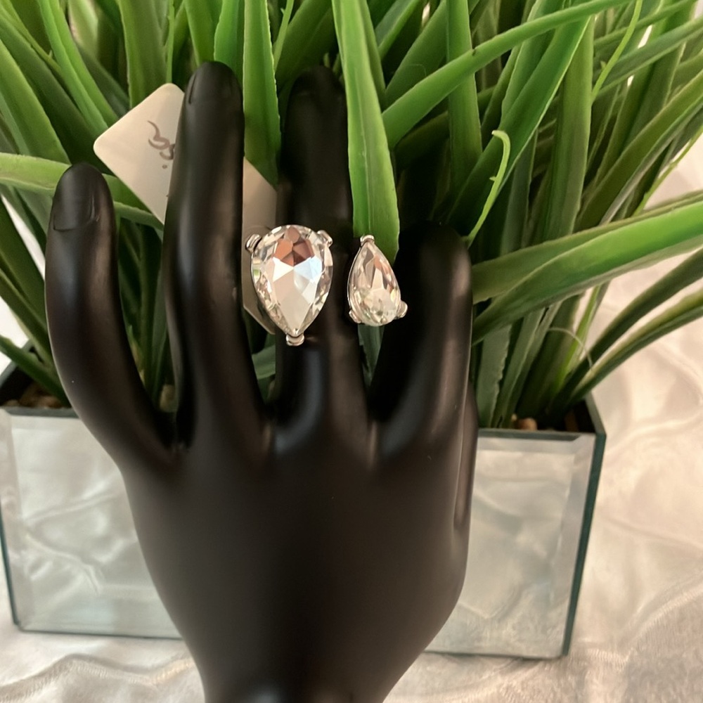 Stunning Silver plated Crystal Open Ring